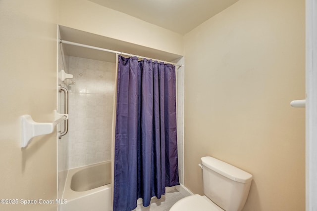 bathroom featuring toilet and shower / bathtub combination with curtain