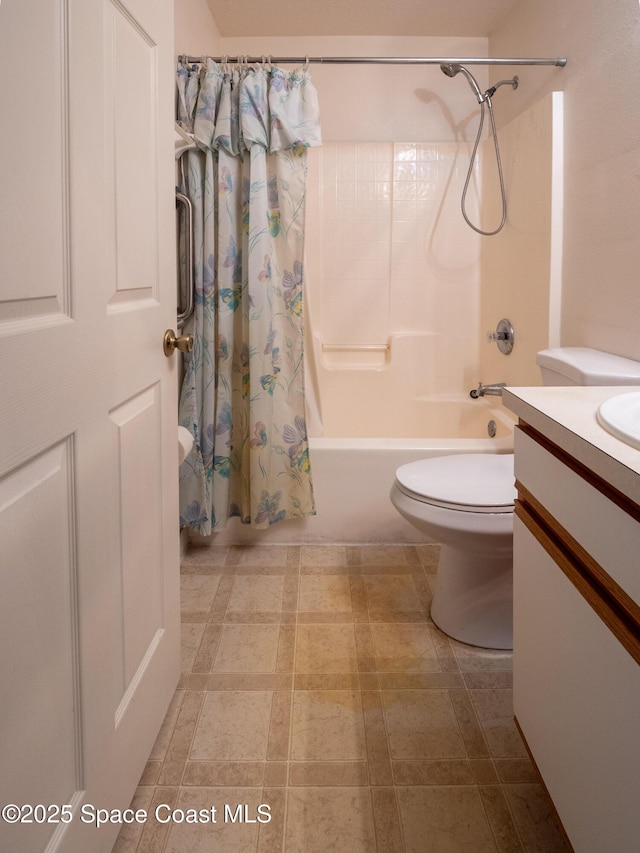 full bath featuring vanity, toilet, and shower / bathtub combination with curtain