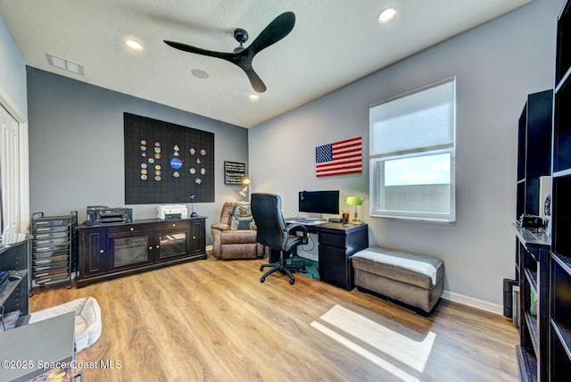 home office featuring ceiling fan, visible vents, wood finished floors, and recessed lighting