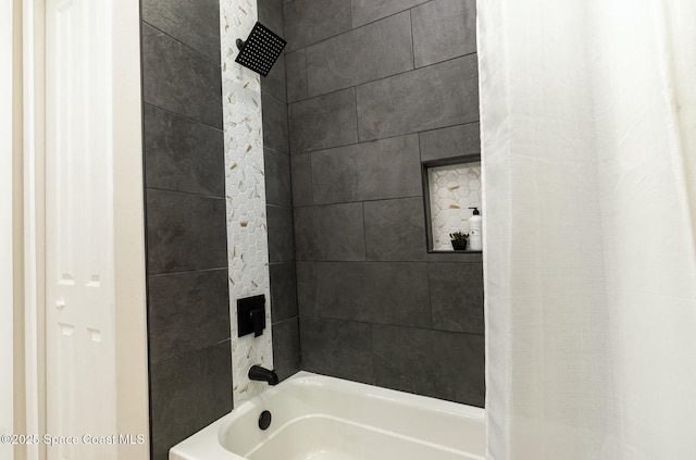 bathroom with shower / bath combo