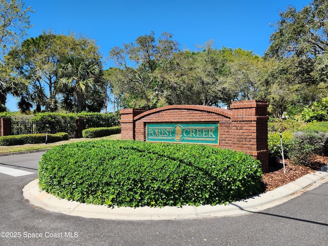 view of community / neighborhood sign