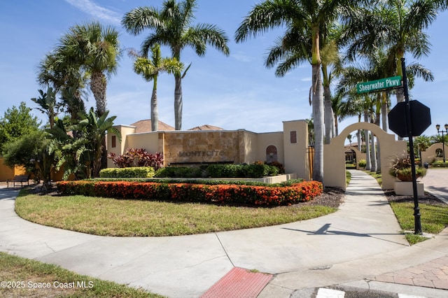 view of community / neighborhood sign