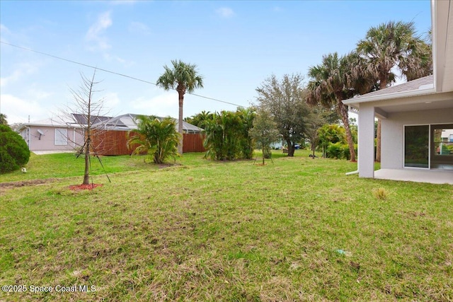 view of yard featuring a patio area