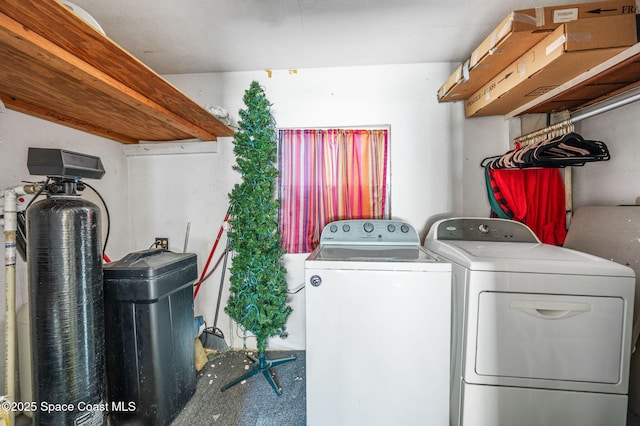 laundry area featuring laundry area and independent washer and dryer