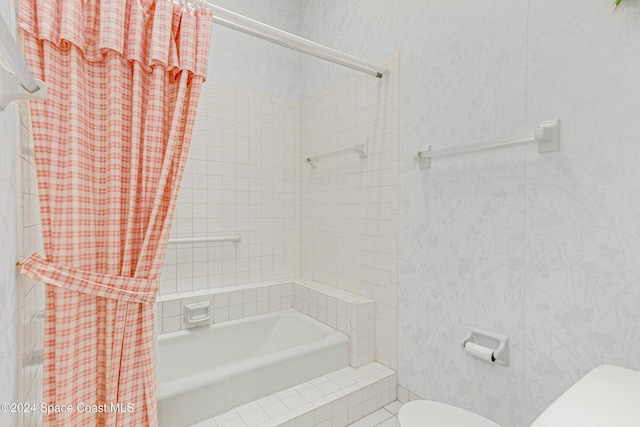 full bathroom with toilet and shower / bathtub combination with curtain