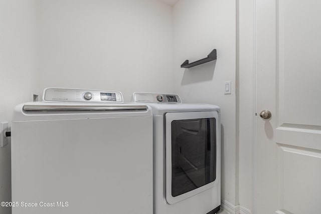 406 Alamo St, Palm Bay, FL 32909 - laundry room with independent washer and dryer