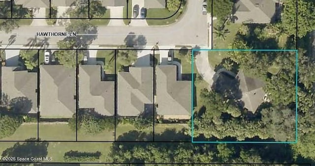 Listing photo 3 for 467 Hawthorne Ln, Vero Beach FL 32962