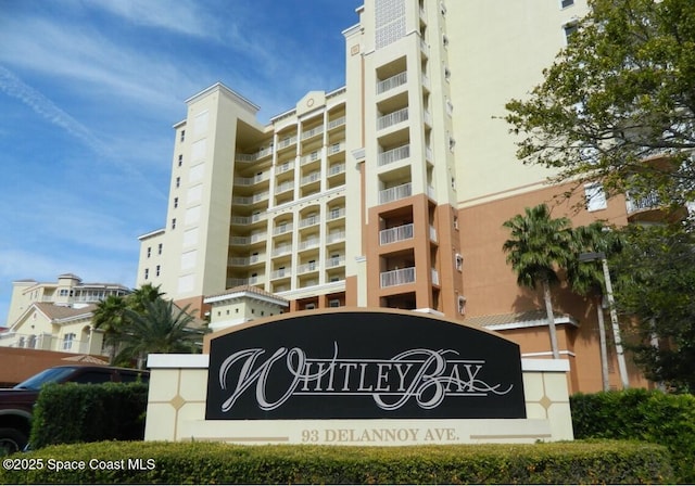 view of community / neighborhood sign