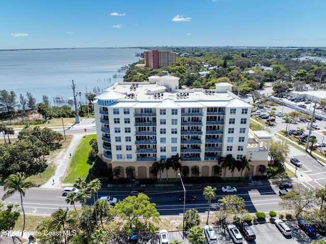 bird's eye view with a water view