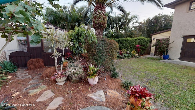 view of yard featuring a gate and fence