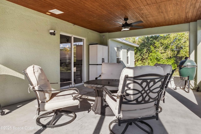 view of patio with visible vents, ceiling fan, and area for grilling