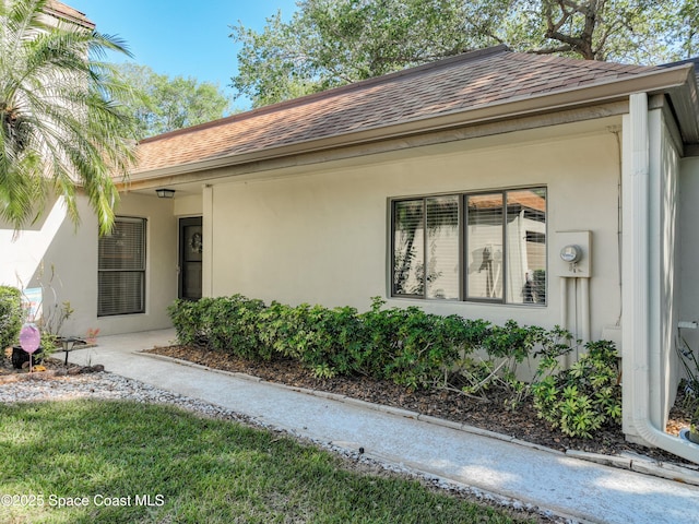 Listing photo 2 for 235 Country Club Dr, Melbourne FL 32940