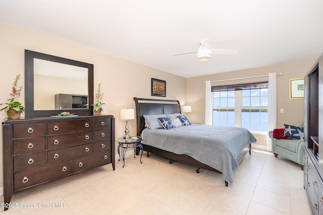 bedroom featuring a ceiling fan