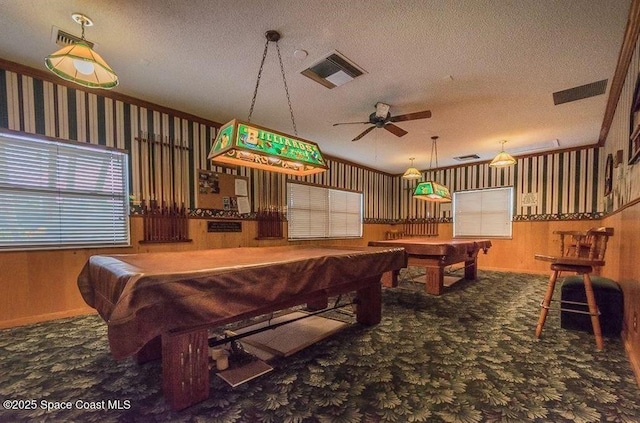 rec room featuring visible vents, carpet floors, a textured ceiling, and pool table