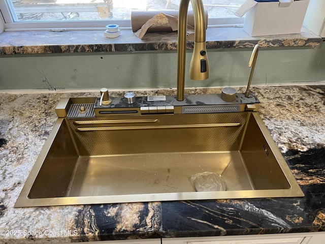 2275 Pineapple Pl, Merritt Island, FL 32952 - details featuring a sink