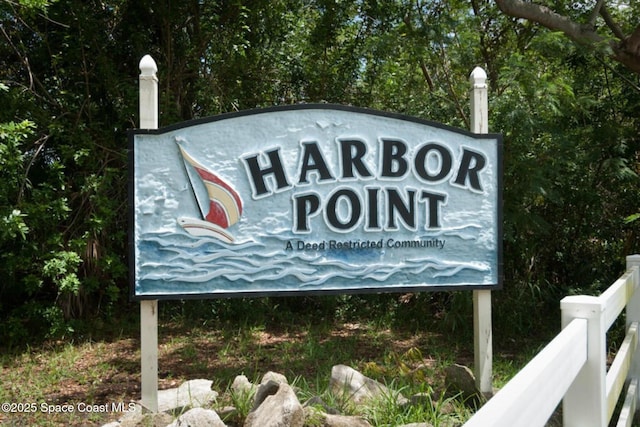 view of community / neighborhood sign