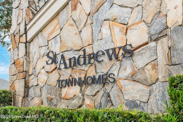 view of community / neighborhood sign