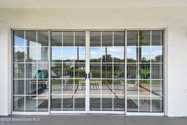 540 S Brevard Ave Unit 427, Cocoa Beach, FL 32931 - detailed view of stucco siding