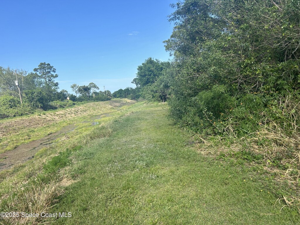 1491 Towton St SE, Palm Bay, FL 32909 - photo 2