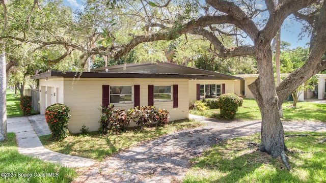 150 W Alachua Ln, Cocoa Beach, FL 32931 - photo 2