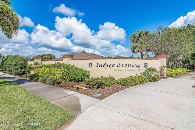 view of community / neighborhood sign