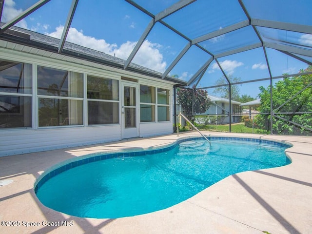 344 Concha Dr, Sebastian, FL 32958 - pool featuring a patio and a lanai