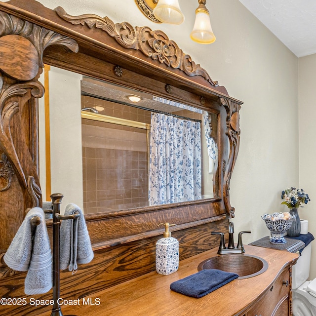 523 Hidden Hollow Dr, Merritt Island, FL 32952 - full bath featuring toilet, vanity, and curtained shower