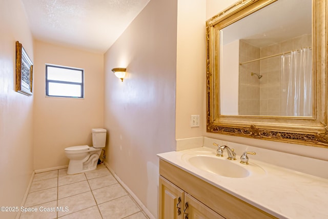 2180 Lakeview Dr, Melbourne, FL 32935 - full bath featuring a shower with shower curtain, baseboards, toilet, vanity, and tile patterned flooring