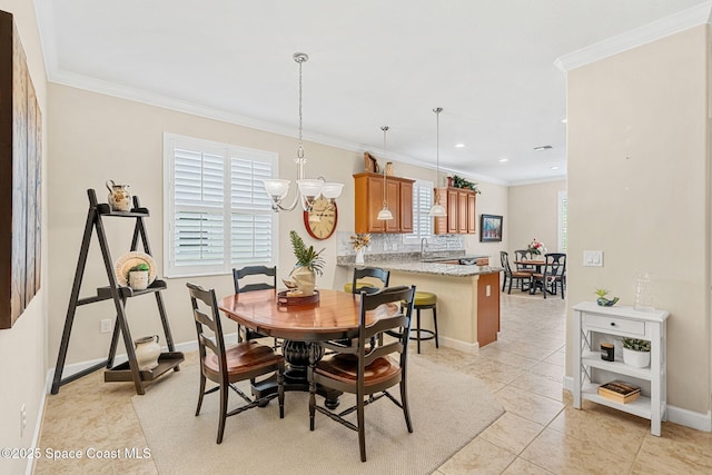 dining room featuring crown molding, an inviting chandelier, recessed lighting, light tile patterned flooring, and baseboards