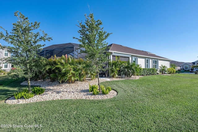 view of front of property with a front lawn