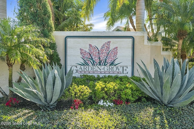 view of community / neighborhood sign