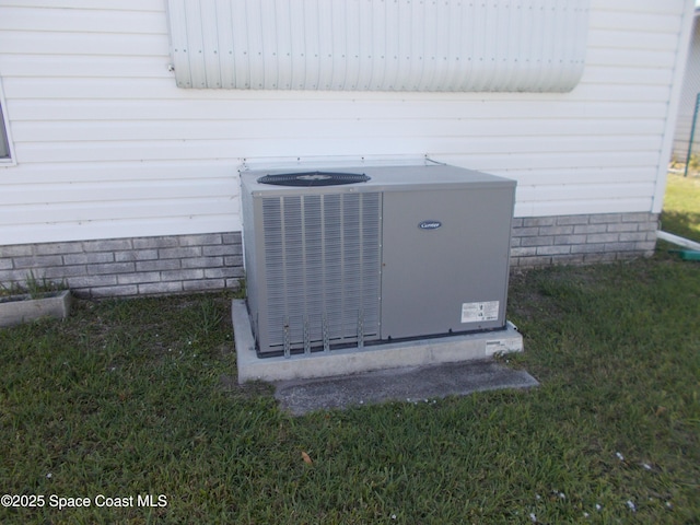 7637 Nianntic Ave Unit T5, Micco, FL 32976 - details with cooling unit