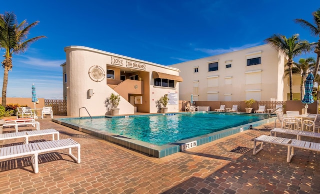 2101 Atlantic St Unit 531, Melbourne Beach, FL 32951 - pool featuring a patio