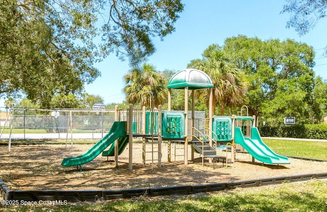 2544 Ventura Cir, Melbourne, FL 32904 - community playground with fence