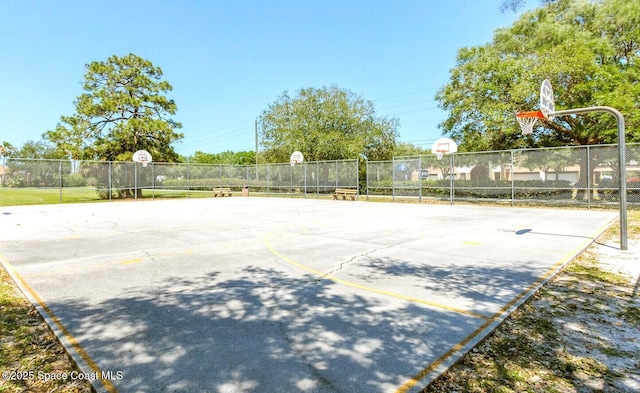 2544 Ventura Cir, Melbourne, FL 32904 - view of basketball court with community basketball court and fence