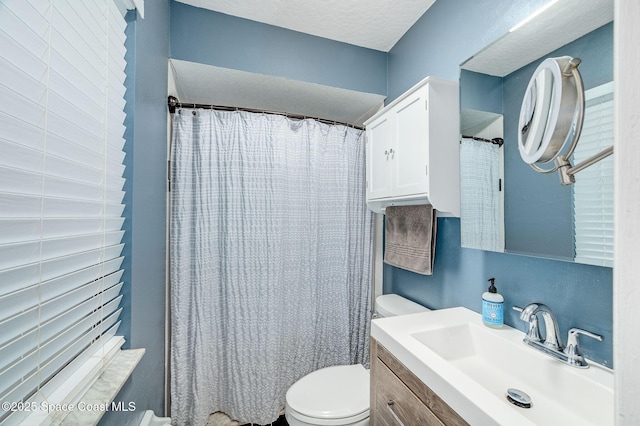 6010 Flamingo Ave, Cocoa, FL 32927 - full bathroom featuring vanity, a shower with shower curtain, and toilet