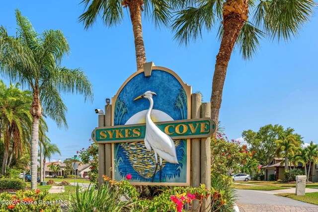 view of community / neighborhood sign