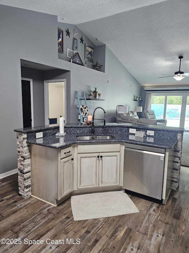 2143 Merlin Dr, Melbourne, FL 32904 - photo 15