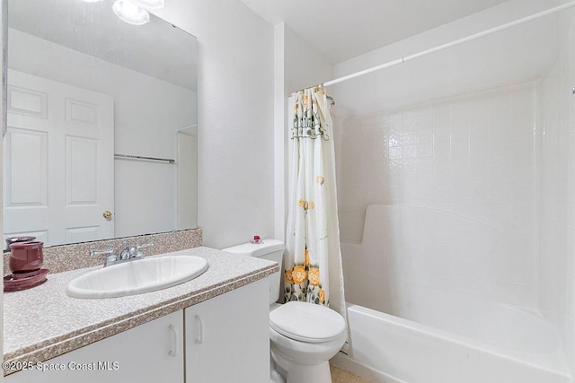 1500 Gardenton St NW Unit 44, Palm Bay, FL 32907 - full bath with toilet, vanity, and shower / bath combo with shower curtain