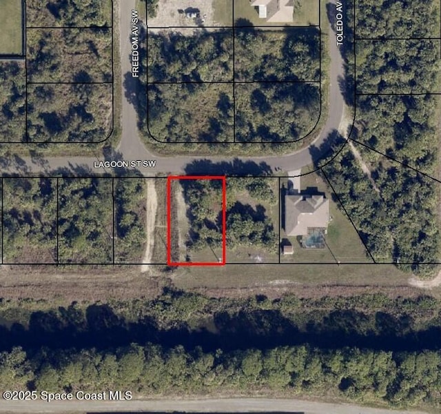 128 Lagoon St SW, Palm Bay, FL 32908