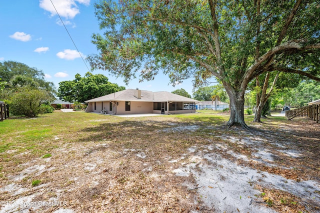 view of yard with a patio