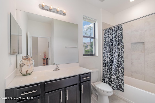 10033 W Verona Cir, Vero Beach, FL 32966 - bathroom with toilet, tile patterned floors, shower / bath combo with shower curtain, and vanity