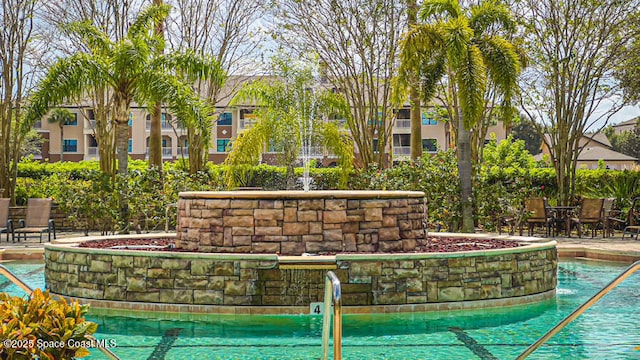 view of swimming pool
