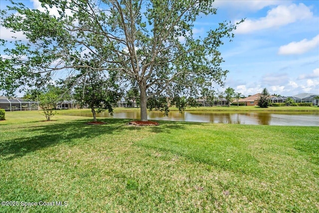 view of yard featuring a water view