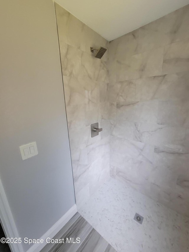 2175 Dumas St, Merritt Island, FL 32952 - bathroom with a tile shower