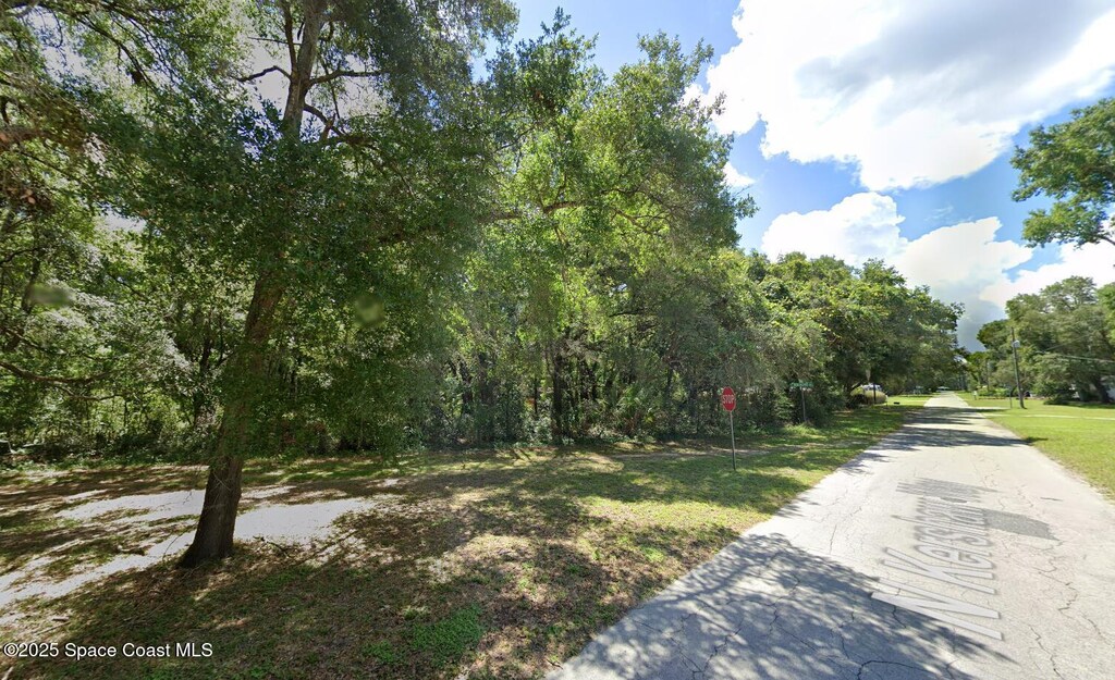 305 N Woodlake Ave, Inverness, FL 34453