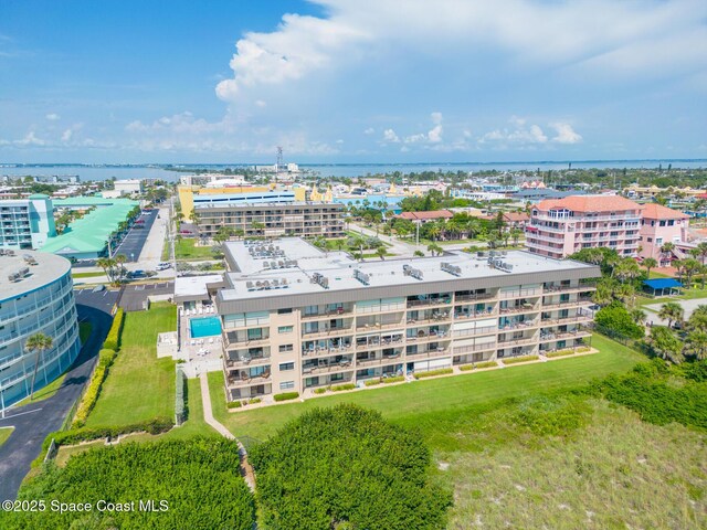 drone / aerial view of apartment complex / building