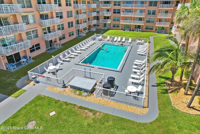 view of swimming pool