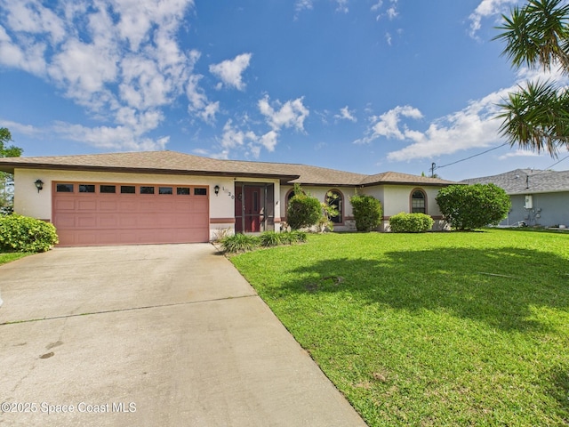 single story home featuring a front yard, an attached garage, stucco siding, and driveway