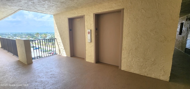 balcony featuring elevator